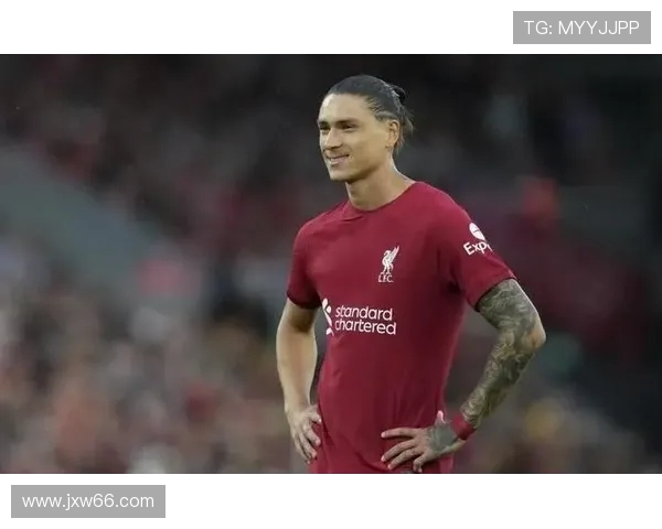 努涅斯在赛场上的崛起与挑战分析：从新星到顶级前锋的蜕变之路