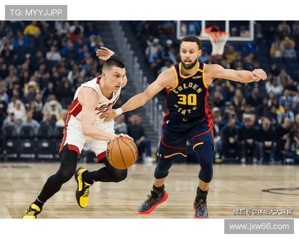 勇士与雄鹿激战正酣NBA直播精彩瞬间回顾与分析 勇士与雄鹿激战正酣NBA直播精彩瞬间回顾与分析