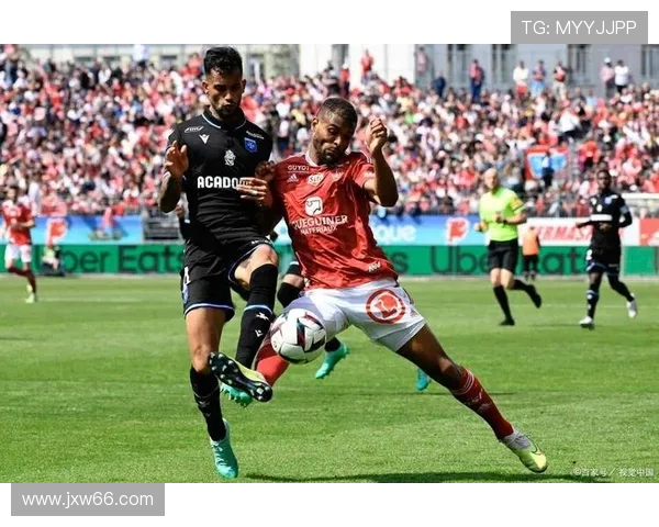 朗斯主场迎战斯特拉斯堡争夺三分双方期待精彩对决