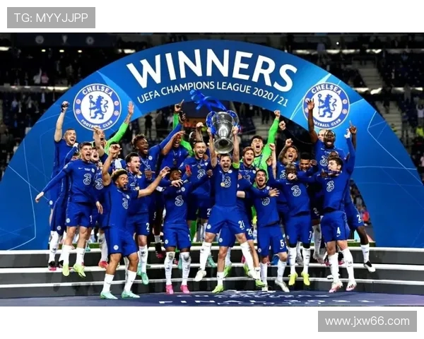 狐狸城与曼城激战正酣比分悬念不断球迷热情高涨期待精彩瞬间