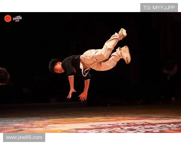 广州街舞队整体压制现象解析与街舞文化的深层影响探讨