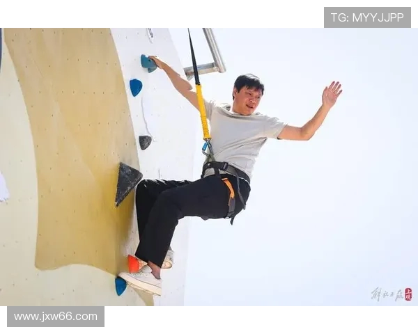 成都攀岩队在滑板精英赛中以68分稳居积分榜首位