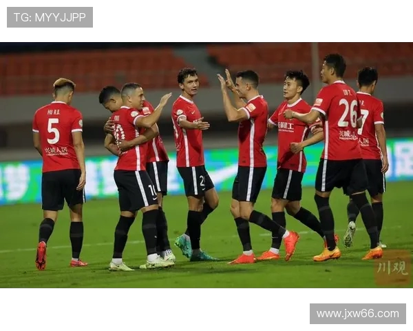 成都足球队在联赛中的意识表现分析与战术探讨